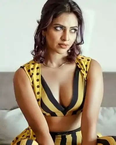 Amala Paul Best Hot Pics In Bikini