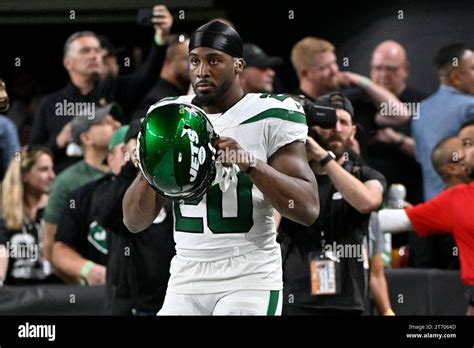 New York Jets Running Back Breece Hall Walks Out To Warm Up Before The