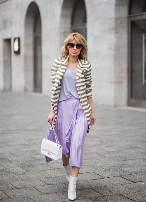 Street Style Guide To How To Wear A Pleated Skirt