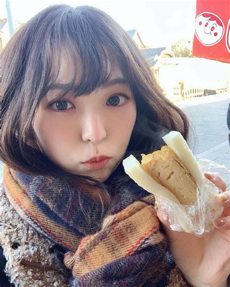 白井佑奈さんのインスタグラム写真 白井佑奈instagram「⛩💗⛩💗 👑湯気がもくもく！店頭で作る出来たての玉子サンド👑 引き続き、伊勢神宮 おかげ横丁食べ歩き編🍴