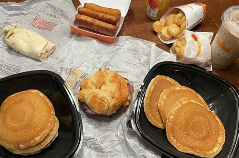 Burger King Breakfast Platter | What Is It, Review & How To Get - TheFoodXP