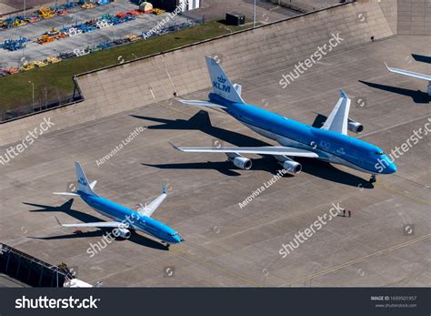 thousand big plane royalty  images stock  pictures