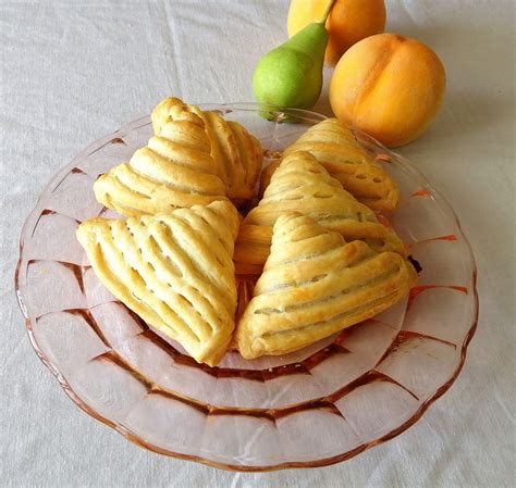 Folhados de Pera À mesa a Ziza Cem cores mil sabores