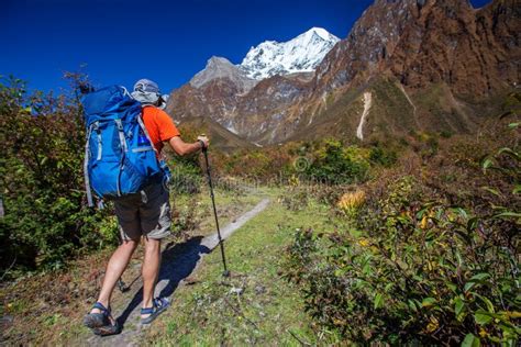 Wanderer Auf Der Wanderung Im Himalaja Manaslu Region Nepal Stockfoto