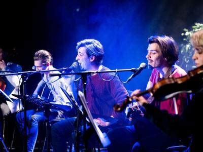 Cseh Tam S S A Red Hot Chili Peppers Dalaib L K Sz Tett Valaki Mash Upot Cikkek We Love