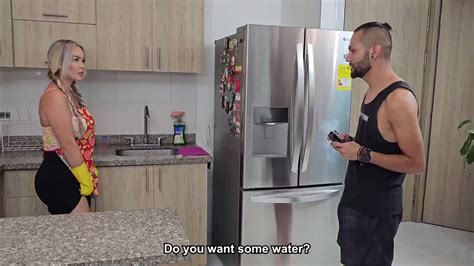 ҤÐ VłÐEØ on Twitter Dating with hot girls nearby https t co PxICHoBaYn https t co