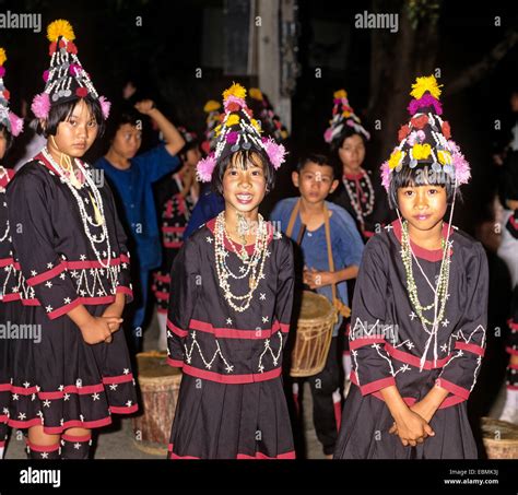 Lahu Dance Hi Res Stock Photography And Images Alamy