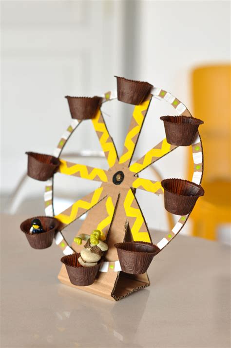 DIY Ferris Wheel Toy Made Out of Recycled Material - Green Design Blog