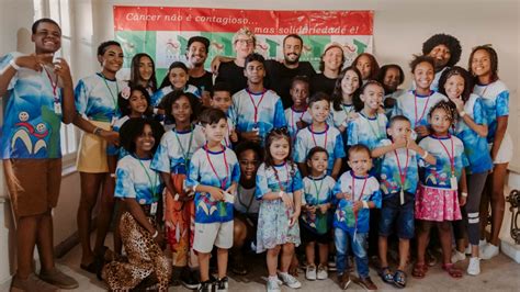 Desfile Solidário Da Caccst Celebridades E Atletas Se Unem Em Evento