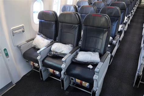 Review Aa 787 8 Main Cabin Extra From Ord To Pek The Points Guy
