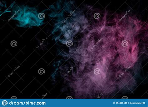 Fondo Coloreado Con Las Nubes De La Bobina Del Humo De Los Modelos De