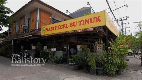 Nasi Pecel Bu Tinuk Nasi Pecel Pincuk Bu Tinuk Nomor Satu Di Bali