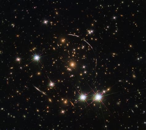 El Hubble Capta Una Galaxia Replicada Doce Veces Nasanet