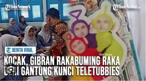 Bagikan Gantungan Kunci Teletubbies Dengan Wajah Dirinya Ulah Konyol