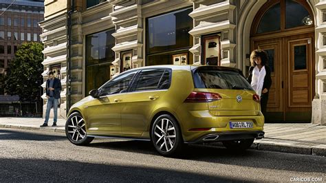 Volkswagen Golf R Line Facelift Rear Three Quarter