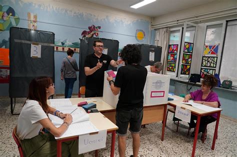 Livorno Al Voto Con Qualche Problema Di Scrutatori Seggi Aperti Fino