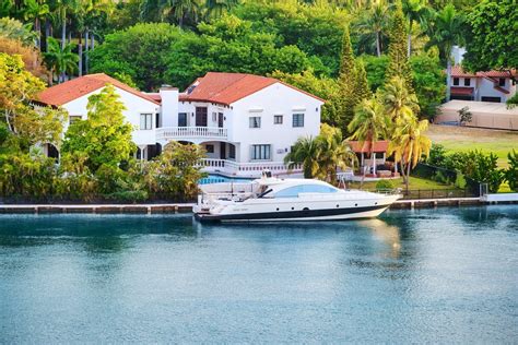 Florida nın Sıcak Emlak Piyasası Miami de Ev Satın Alma Rehberi