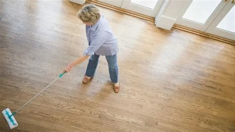 How To Clean And Sanitize Hardwood Floors With White Vinegar And Water Home Clean Expert