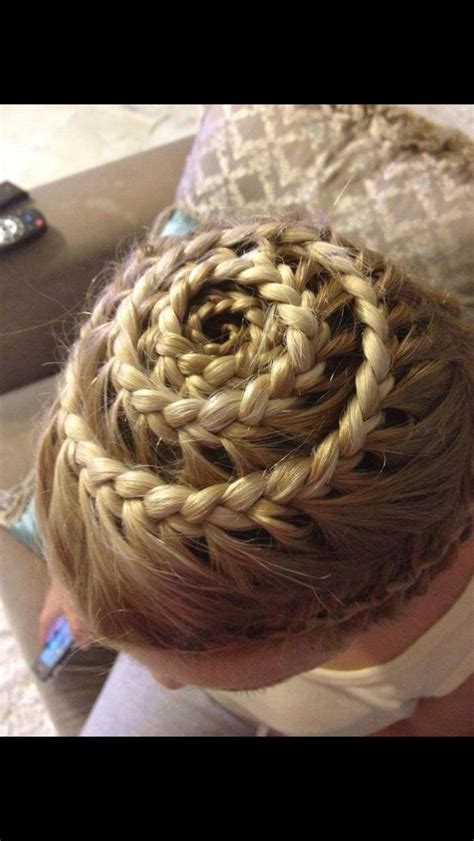 Tight Plait Circle Braided Hairstyles Hair Braids