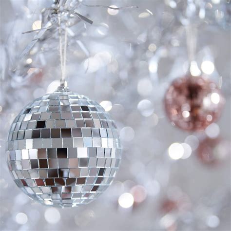 Pack 4 Silver Foam Disco Mirror Ball With Hanging Strings