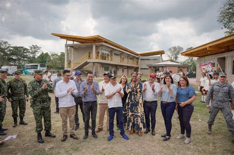 En El Gobierno Nacional Entreg Colegios Nuevos Y Mejor La