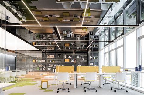 JIUSONG NANCHANG TOWER 300 CREATIVE OFFICE 九颂南昌中心 创意办公 Behance