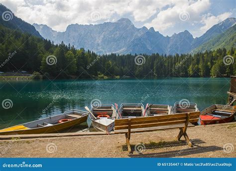 Laghi Di Fusine Lagos Fusine Jezera De Belopeska Italia Imagen De