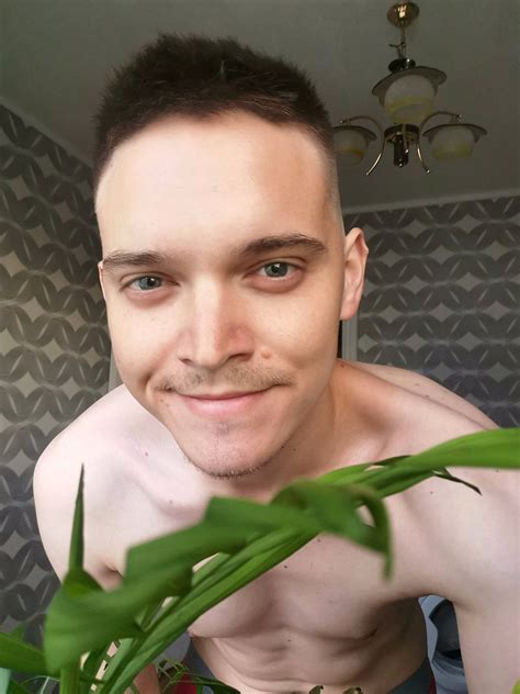 Hot Dudes Good Mood On Twitter RT Tommcat I Haven T Had A Selfie In A Long Time Hi