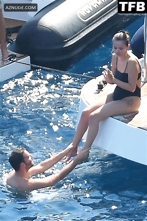 Selena Gomez Sexy Seen Flaunting Her Hot Bikini Body At The Beach In Positano AZNude