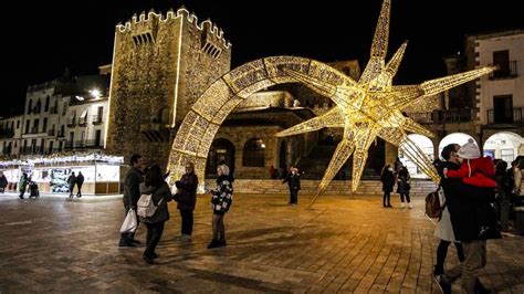 Luz De Navidad En Cáceres La Iluminación Navideña Se Apagará Dos Horas Antes En Cáceres