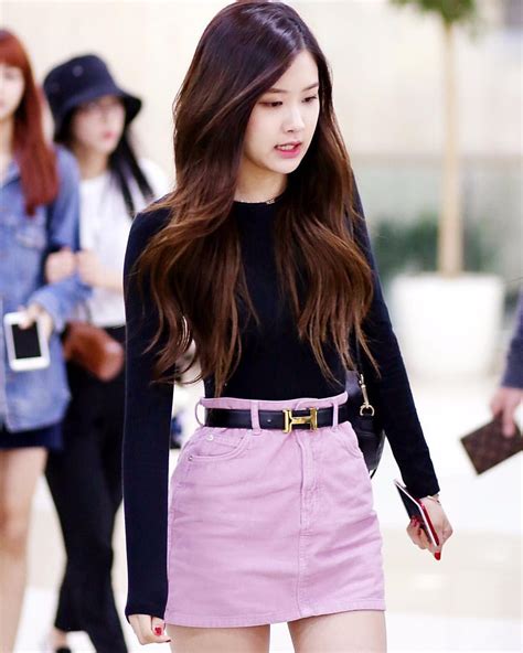 Rose Blackpink Outfits - See more ideas about blackpink fashion ...