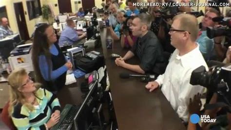 Ky Clerks Office Will Issue Marriage Licenses Friday — Without The Clerk