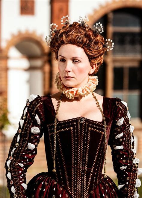 Queen Elizabeth I of England Renaissance garment cosplay elizabethan ...