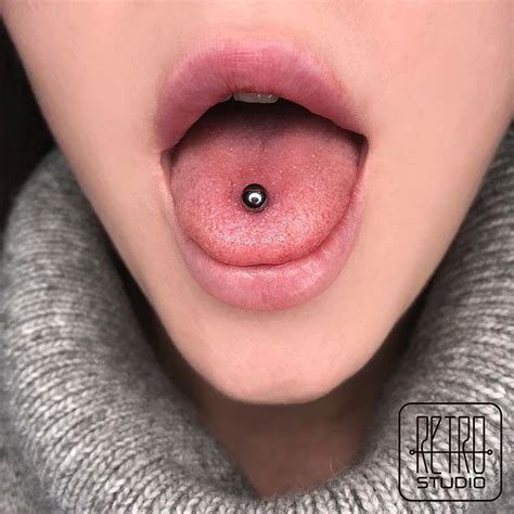 Прокол языка, пирсинг языка, штанга в языке, tongue piercing, пирсинг ...