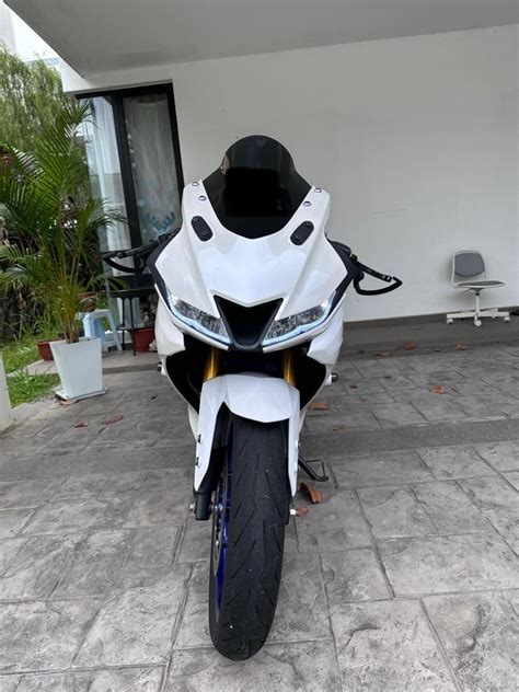 YAMAHA R15 V3, Motorbikes on Carousell