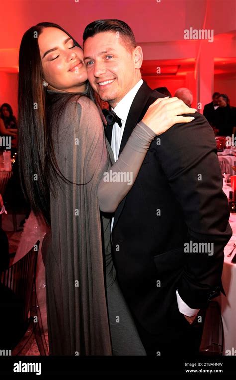 Adriana Lima Mit Partner Andre Lemmers Beim Mon Cheri Barbara Tag