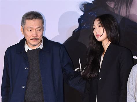 【写真】韓国映画界の“お騒がせ不倫”女優キム・ミニ＆ホン・サンス監督、韓国で堂々とデートを満喫｜スポーツソウル日本版