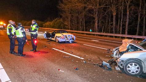 Flinke Schade Op A1 Na Botsing Tussen Twee Auto S NH Nieuws