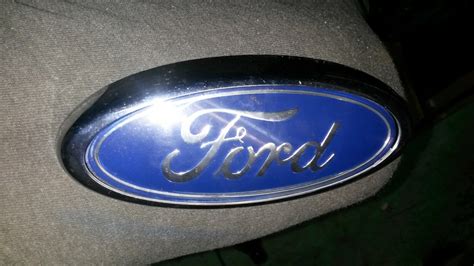 Значек FORD в чёрный матовый, смена фона с синего на чёрный. — Ford ...
