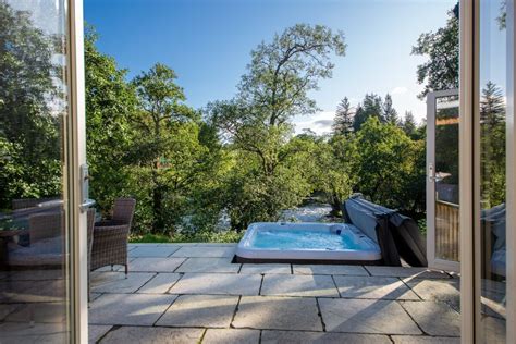 Lodges With Hot Tubs In Scotland Visit Loch Tay Lodges In Scotland
