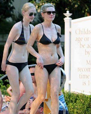 Kirsten Dunst Exposing Sexy Body And Huge Boobs In Black Bikini On Pool Porn Pictures Xxx