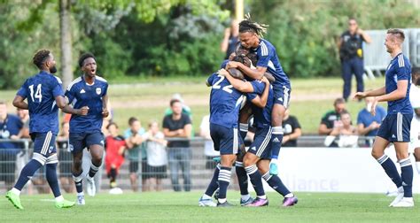 Bordeaux Le Club D Voile Ses Nouveaux Maillots