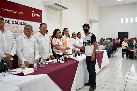 El Heraldo De Tuxpan Toman Protestas Agentes Municipales