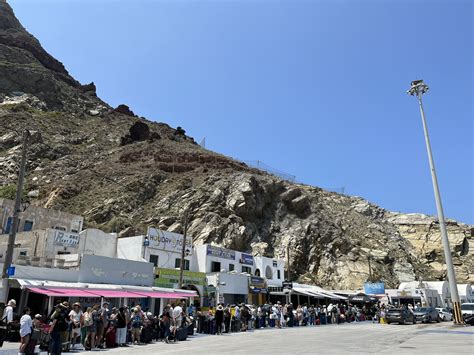 Gabriele de Valmont on Twitter La situazione al porto dì Santorini