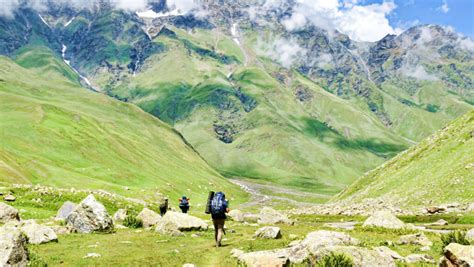 Jalori Pass Trek Himachal Pradesh Adventure Yug