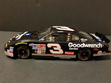 Nascar Collectable Dale Earnhardt Sr 124 Scale Car Year 2000 Action