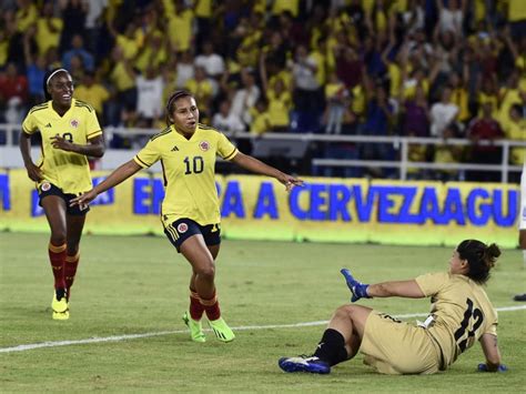 Selección Colombia Femenina Mayra Ramírez Y Leicy Santos Jugadoras Clave