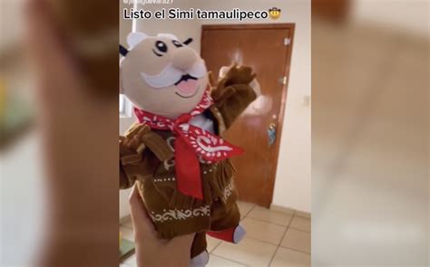 Personalizan Peluche Del Dr Simi Con Cuera Tamaulipeca Para Concierto