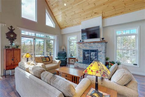 9 Airbnbs in Acadia National Park To Surround Yourself With Natural Beauty