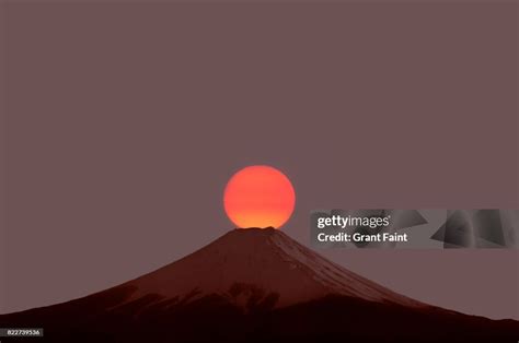 Sunrise At Famous Mount Fuji High-Res Stock Photo - Getty Images